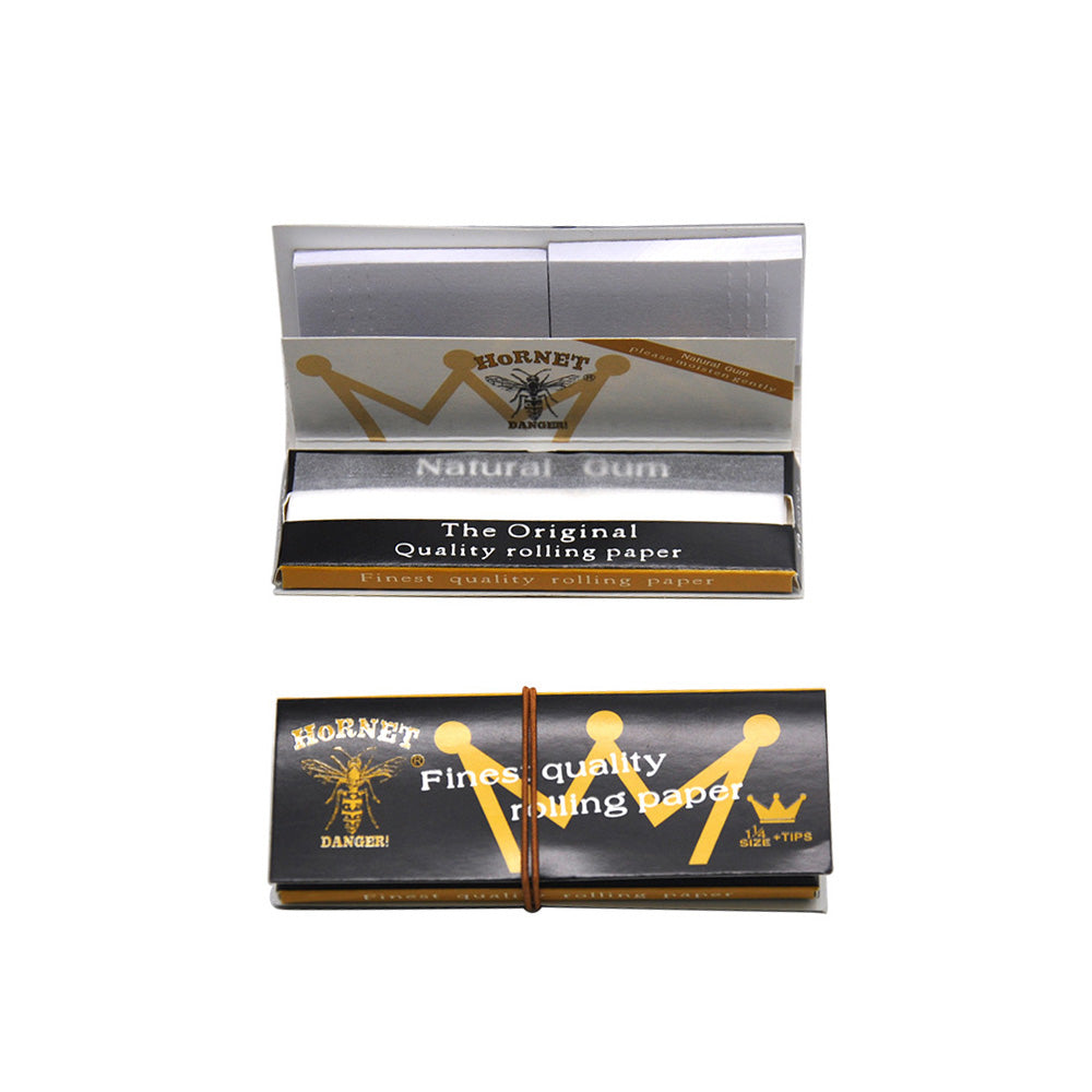 HORNET | Black 1-1/4 Size Rolling Paper With Tips