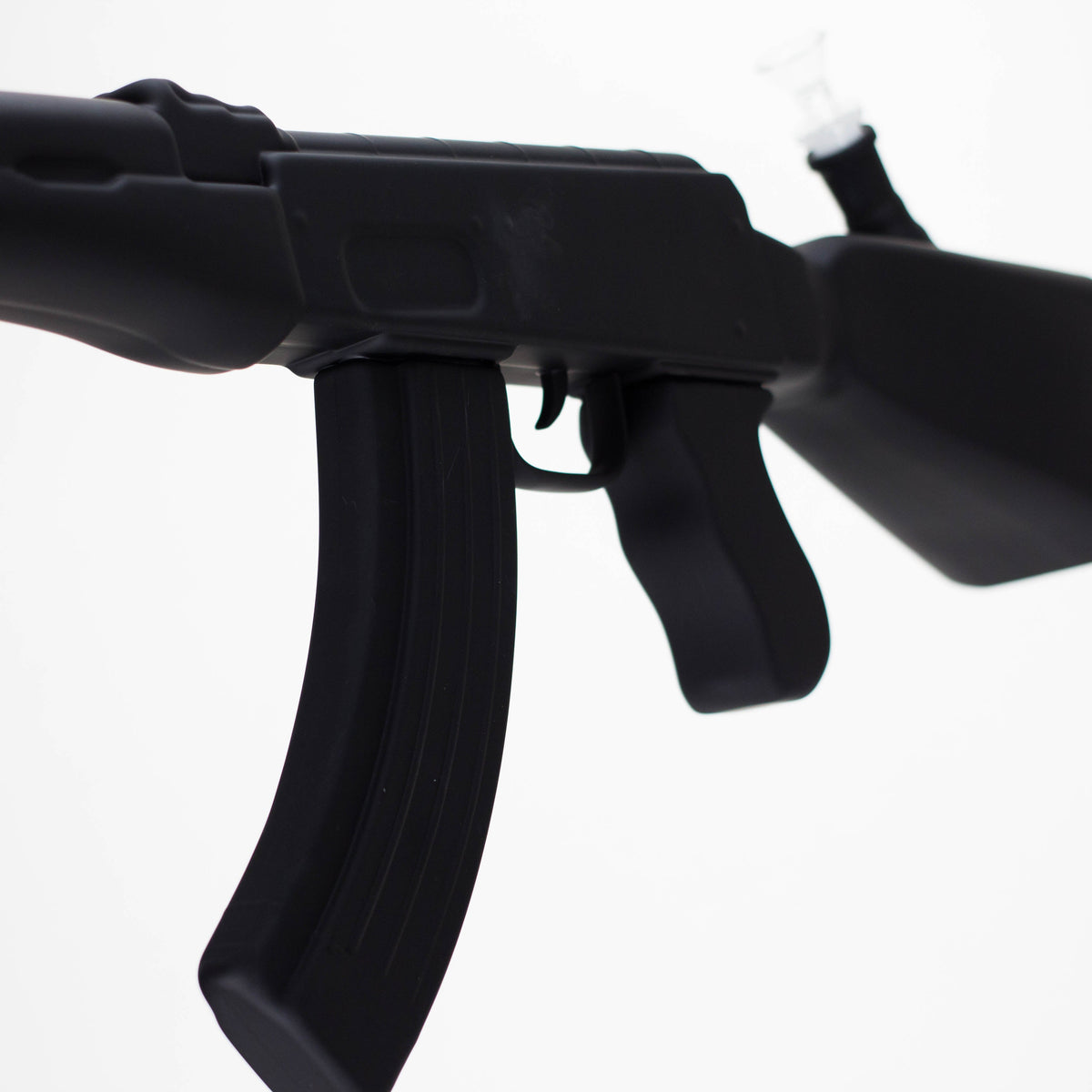 Bong de vidrio pintado de 27" con diseño AK-47 y soporte de exhibición [GU005]