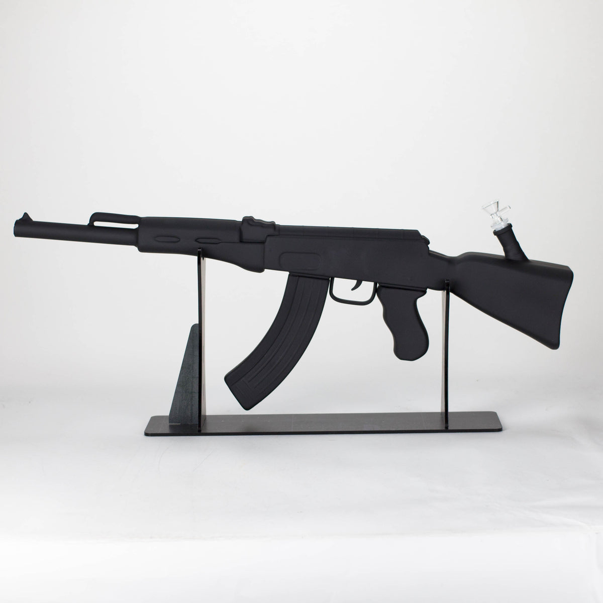 Bong de vidrio pintado de 27" con diseño AK-47 y soporte de exhibición [GU005]